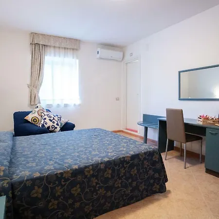 Colibri Guest house 3*